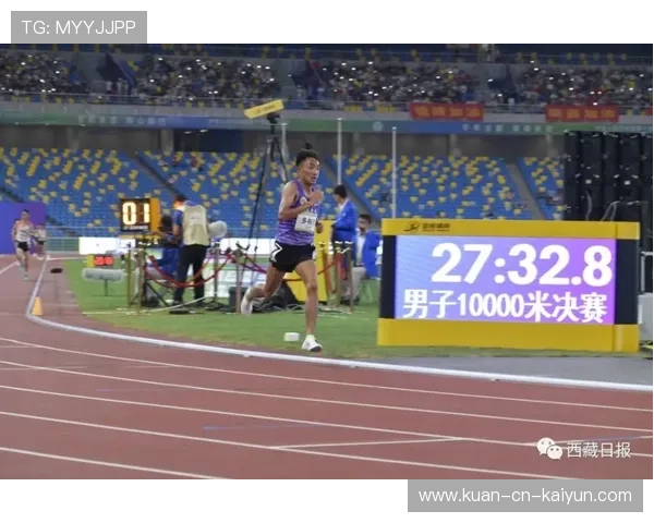 “2025世界运动会：高新体育中心健力赛场，选手力量与技术的结合”